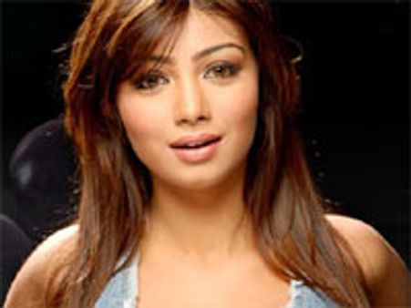 शुटिंग पर लौटी आयशा टाकिया