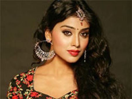 अक्षय की हीरोइन बनी श्रिया सरन