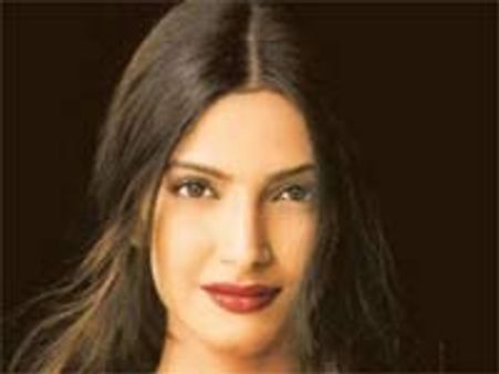 शाहरूख को लेकर गंभीर है सोनम