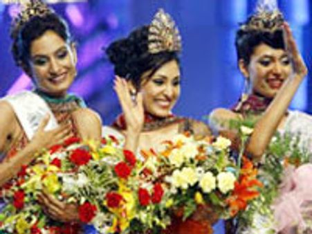 बालीवुड से दूर रहेंगी भारतीय सुंदरिया!