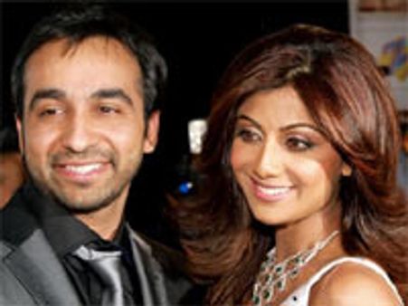 राज की पत्‍नी ने शिल्पा से माफी मांगी!