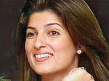 कुछ देर के लिए गिरफ्तार हुई ट्विंकल