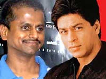 'गजनी' के निर्देशक आए शाहरुख के पास