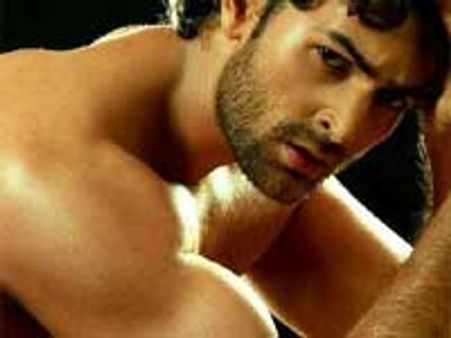 मुग्‍धा के सामने न्‍यूड होने से घबराए नील