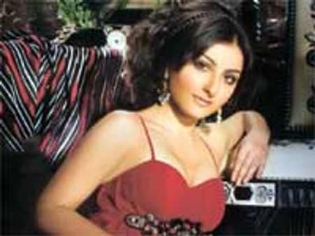 सोहा पर पड़ा शादी का दबाव!