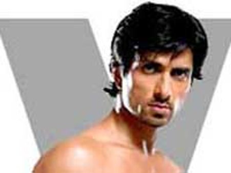 मेकअप कलाकार ने सोनू का चेहरा बिगाड़ा