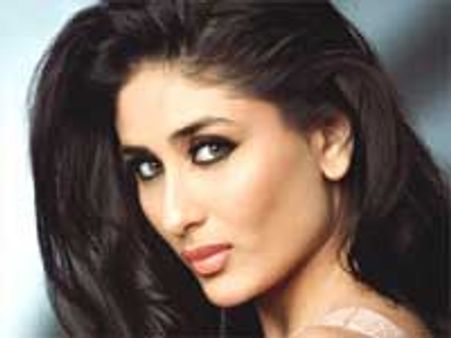 मां के लिए शुटिंग रद्द की करीना ने