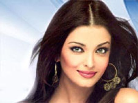 दो-दो वोटर लिस्‍ट में है ऐश्‍वर्या