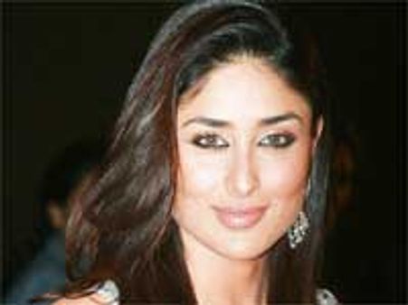 शाहिद-प्रियंका के रोमांस से अपसेट करीना