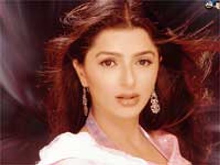 नए ड्रेस कोड में भूमिका चावला