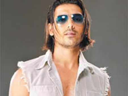 एक्टिंग सीखने चले जॉन अब्राहम