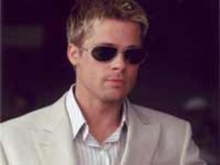 तूफान पीड़ितों को घर देंगे ब्रैड पिट