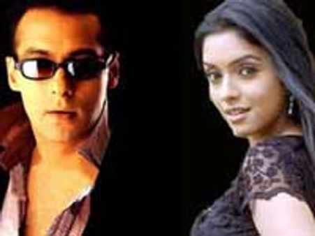 असिन पर मेहरबान सलमान