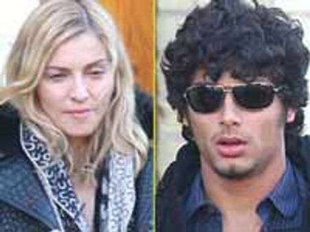 जीसस के साथ फिर दिखीं मैडोना