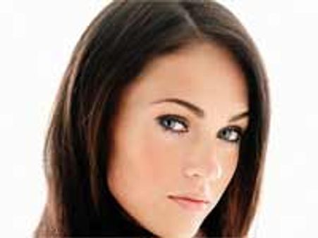 टैटू से परेशान मैगन फॉक्स की मां