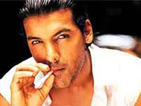 खुद की नकल उतारेगें जॉन अब्राहम