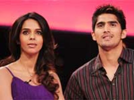 विजेंदर को हॉट नही लगी मल्लिका