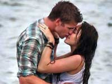 लियाम के करीब आई साइरस