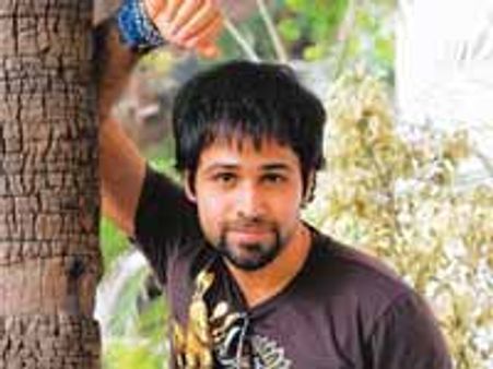 इमरान को मानसून का इंतजार