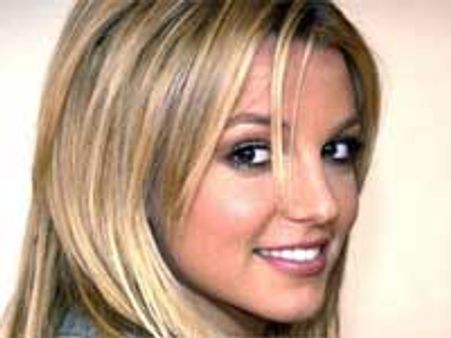 ब्रिटनी की मौत की खबर से सनसनी