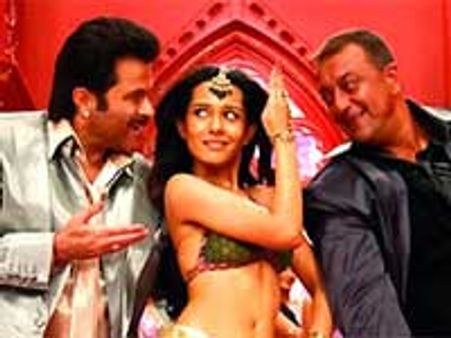 शार्टकट- द कान इज ऑन