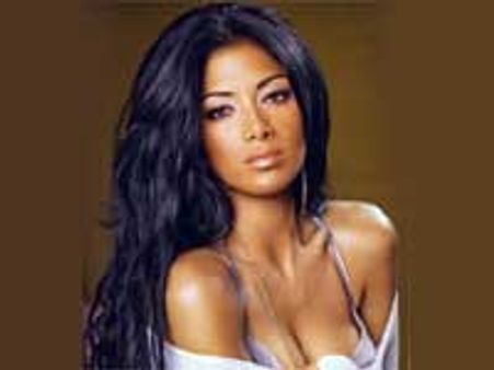 मैं बहुत शर्मीली हूं: निकोल