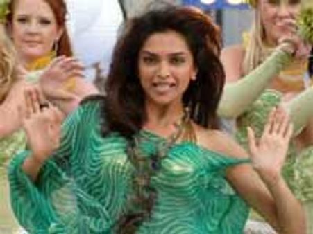 दीपिका काफी भद्दी लगी!