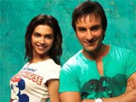 'लव आज कल' में सौ साल पुराना बैंड!