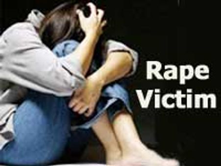 रेप के आरोप में फिल्मकार गिरफ्तार