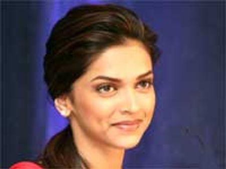 मलेरिया से पीड़ित हुई दीपिका पादूकोण