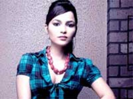 चित्राशी रावत: नई हॉट अभिनेत्री