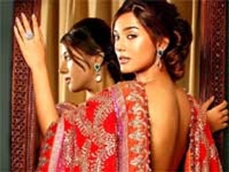 अमृता राव आई फेसबुक पर!