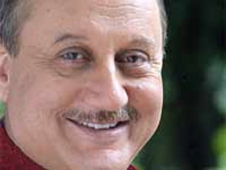 हमेशा जोखिम मोल लेते हैं खेर