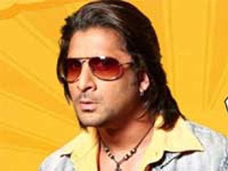 एक चीज के पीछे पागल हैं अरशद