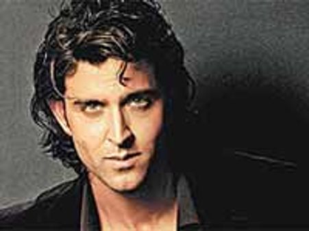 मीडिया से क्‍यों छुप रहें है रितिक?