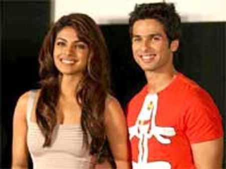 स्‍वाइन फ्लू से बच पाएगी 'कमीने'?