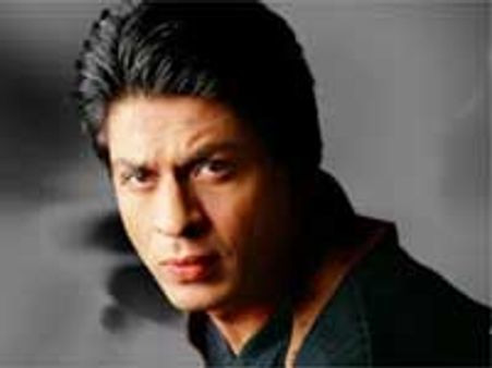 शाहरुख से एयरपोर्ट पर दो घंटे तक पूछताछ