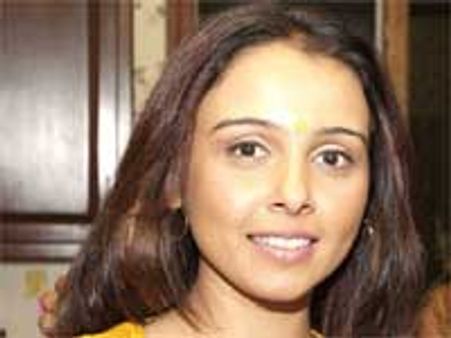 बाल श्रम: तीन अभिनेत्रियों पर केस