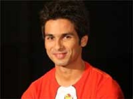 शाकाहारी शाहिद ने मांगा चिकन सैंडविच?