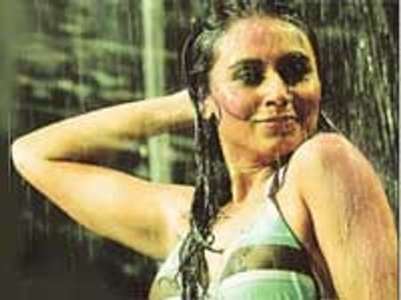 यशराज बैनर छोड़ रही है रानी