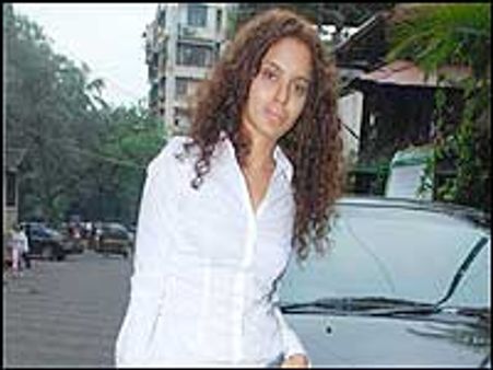 कंगना ने बिगाड़ा अपना चेहरा