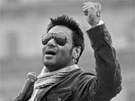 अजय ने खुद पर कोड़े बरसाए