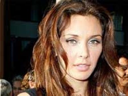 लिजा की बीमारी से आहत बॉलीवुड