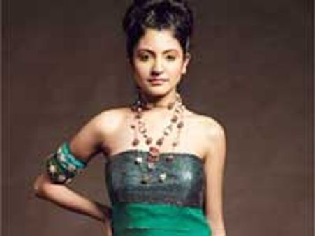 अनुष्‍का के सितारे बुलंदियो पर