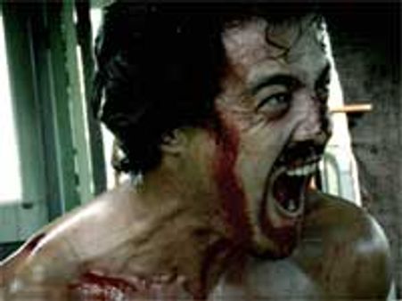 फिल्‍म देखकर उल्टी कर रहे है दर्शक