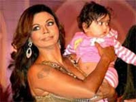 बच्‍चों से डर गई है राखी सावंत