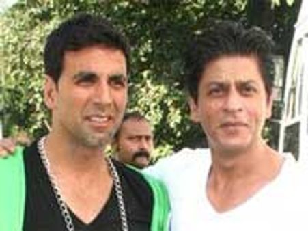 अक्षय, शाहरूख में याराना बढा़