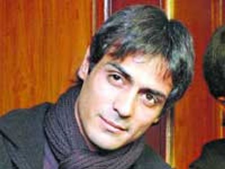 अब दर्शकों को हंसाएगे अर्जुन