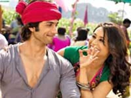 शाहिद के लिए बूढी है रानी