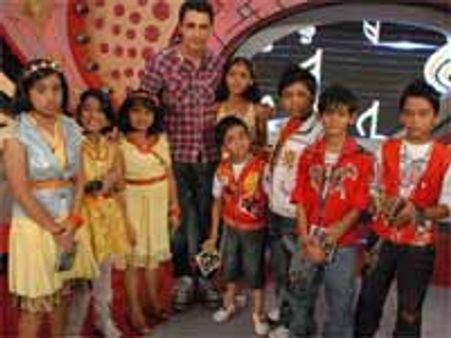 लिटिल चैम्‍पस में पहुंचे कई सितारे